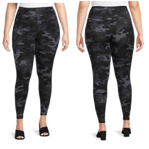NWT Women’s Terra & Sky BlackSot Camo Leggings
